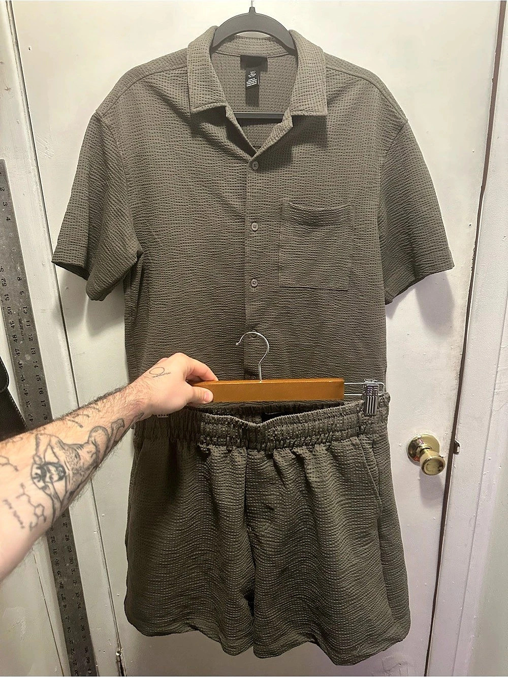 H&M Men’s Relaxed Fit Textured Shirt & Shorts 2-Piece Matching Set – Size Small